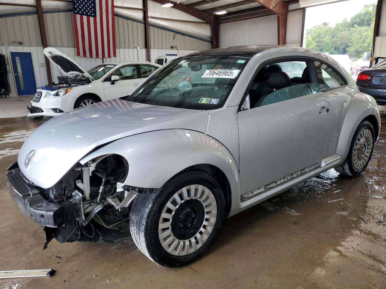 VOLKSWAGEN BEETLE 2013