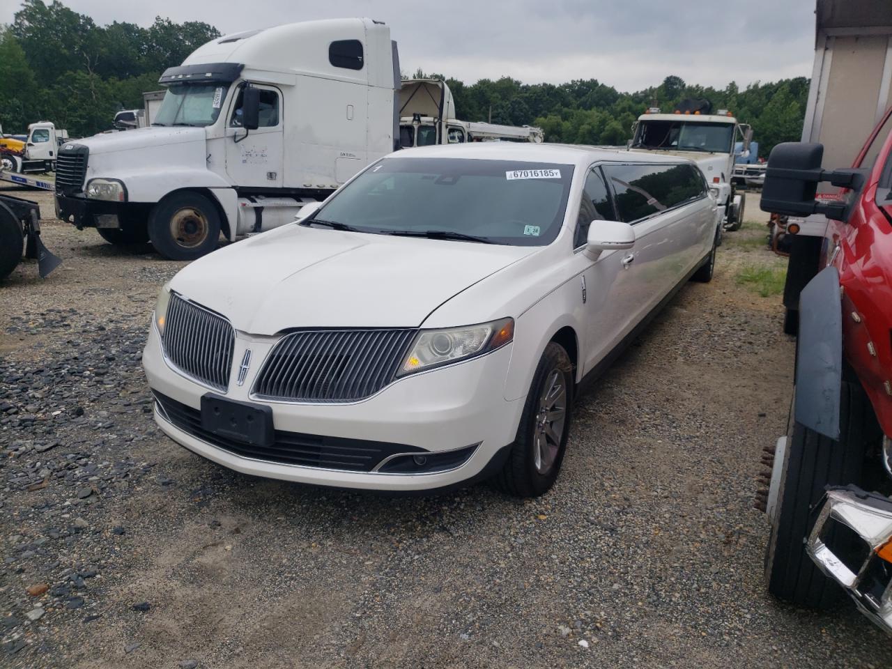 LINCOLN MKT 2014