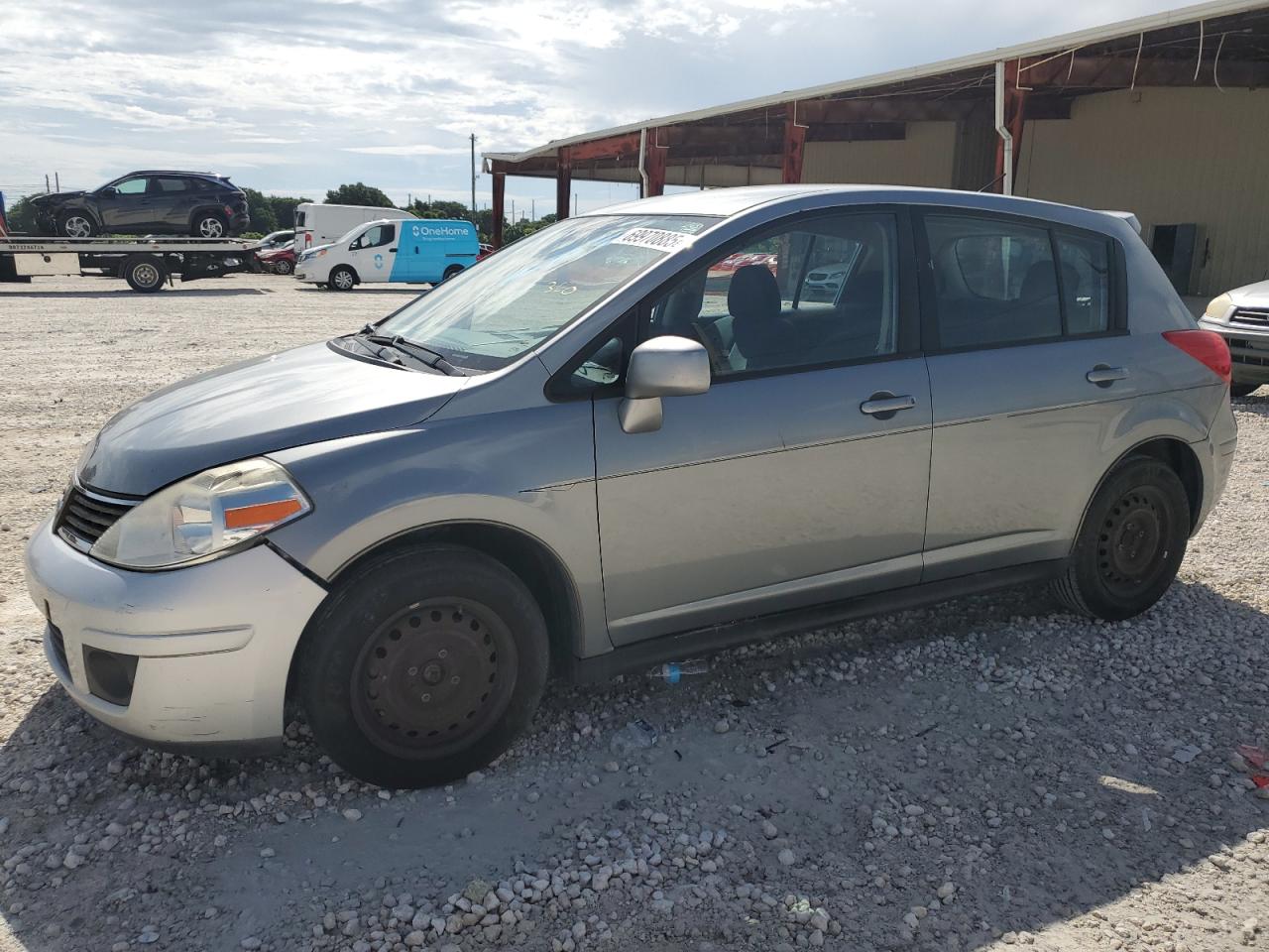 NISSAN VERSA 2011