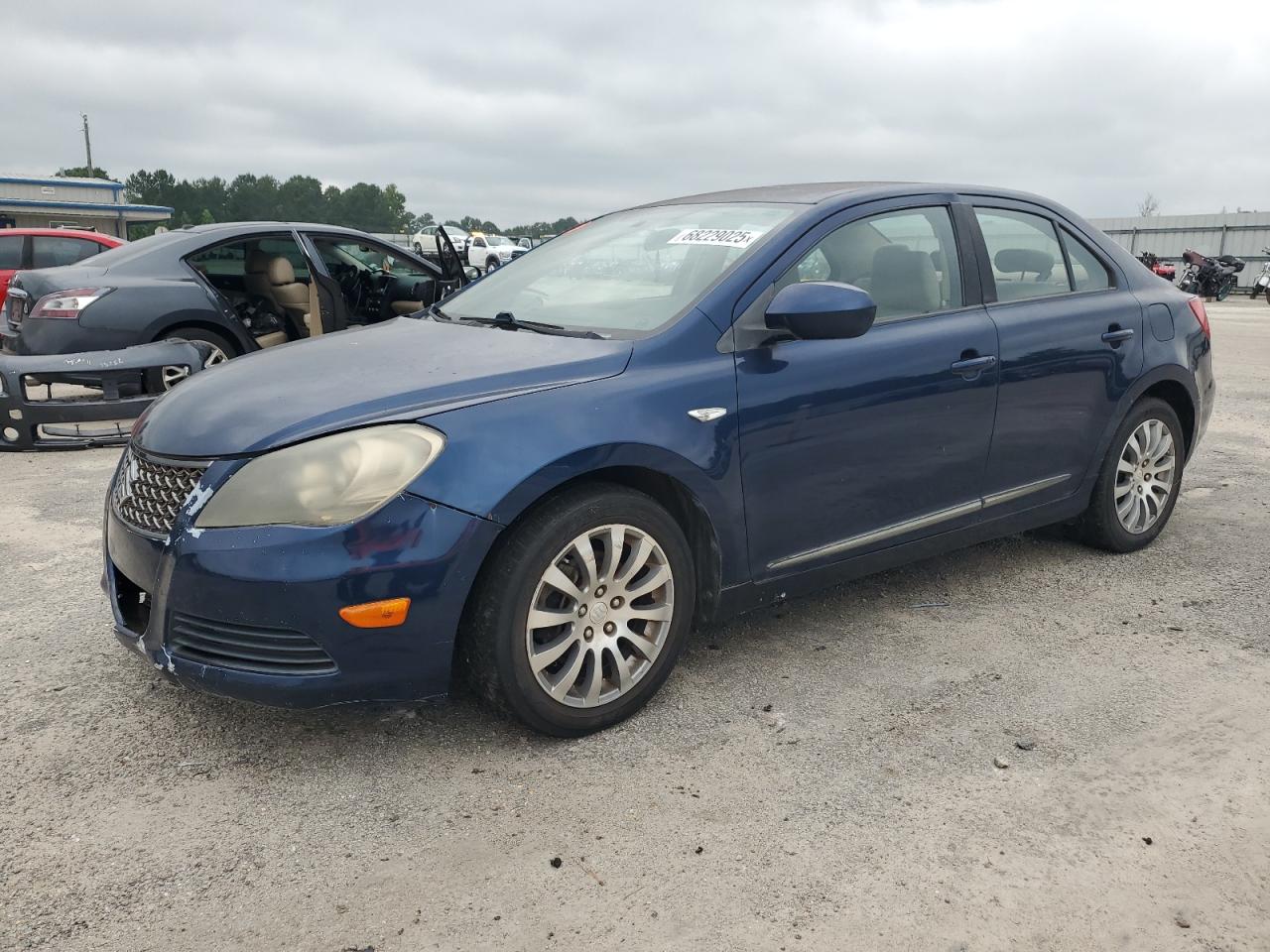 SUZUKI KIZASHI 2013