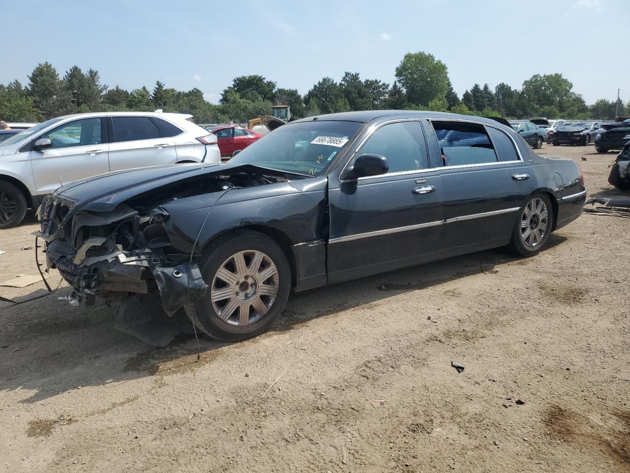 LINCOLN TOWN CAR E 2007