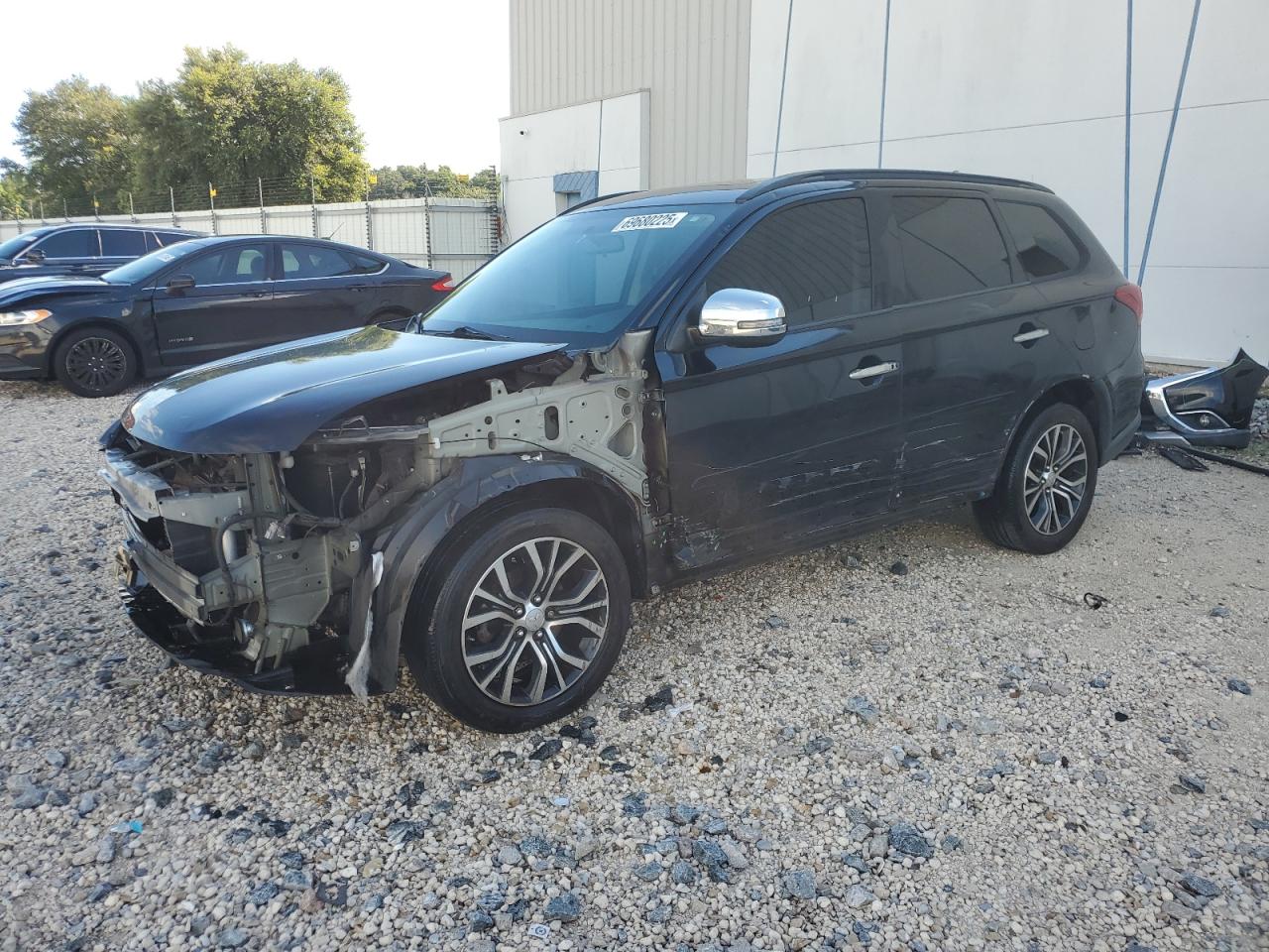 MITSUBISHI OUTLANDER 2016