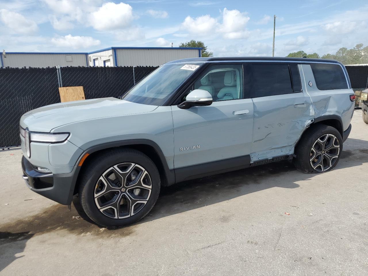 RIVIAN R1S ADVENT 2024
