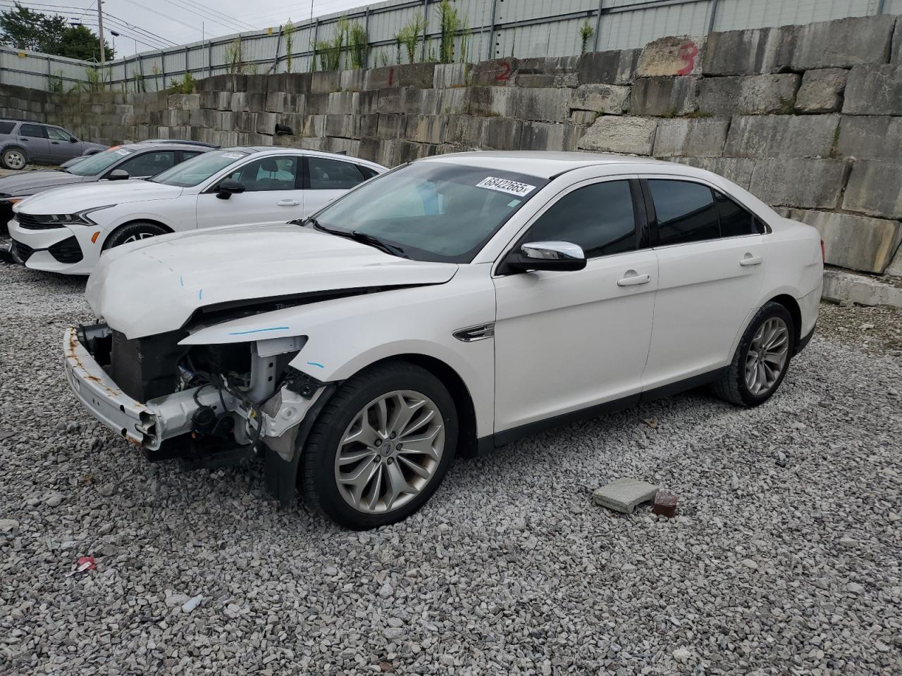 FORD TAURUS 2014