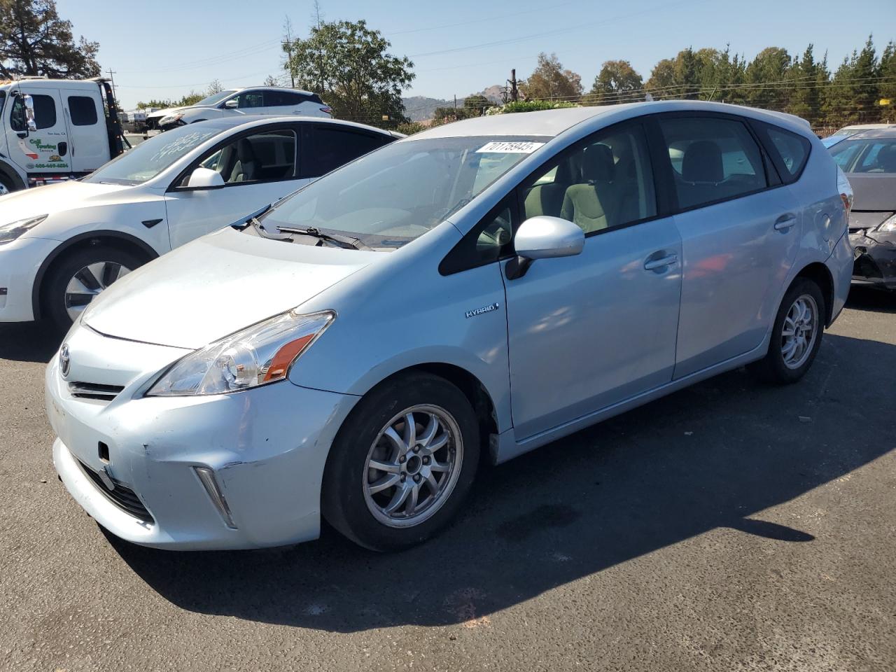 TOYOTA PRIUS V 2012