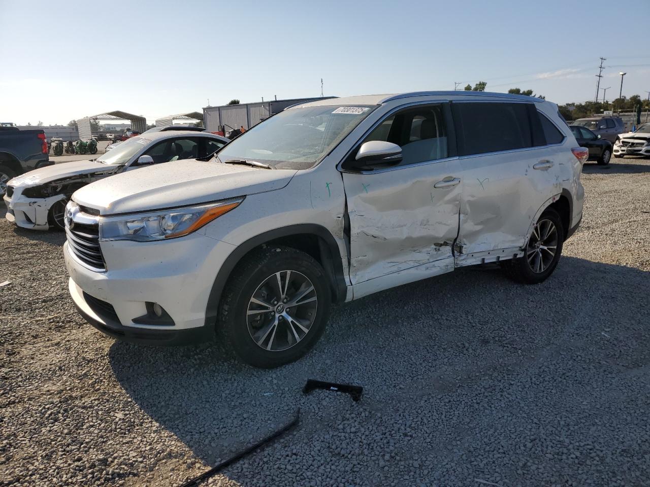 TOYOTA HIGHLANDER 2016