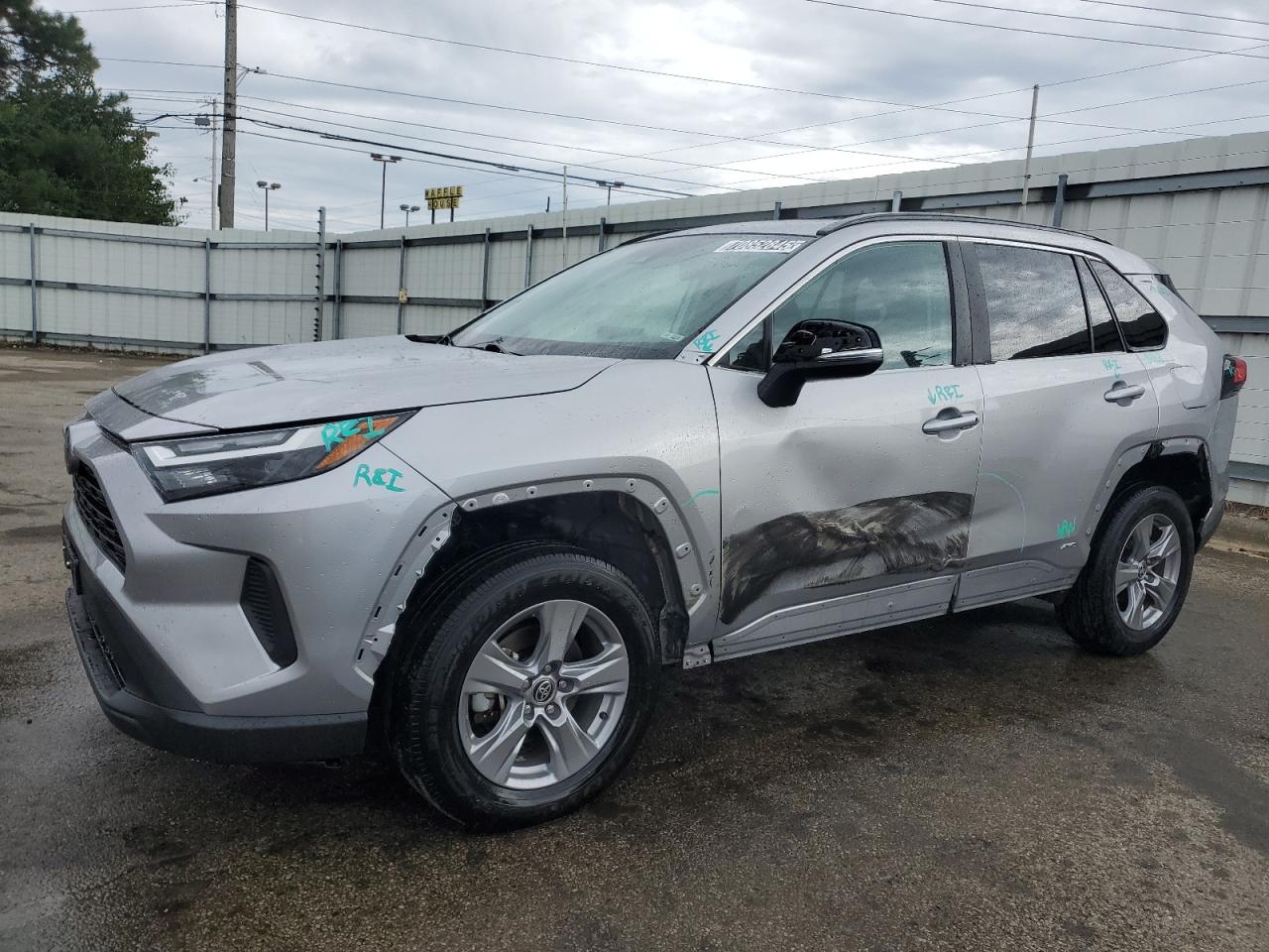 TOYOTA RAV4 XLE 2023