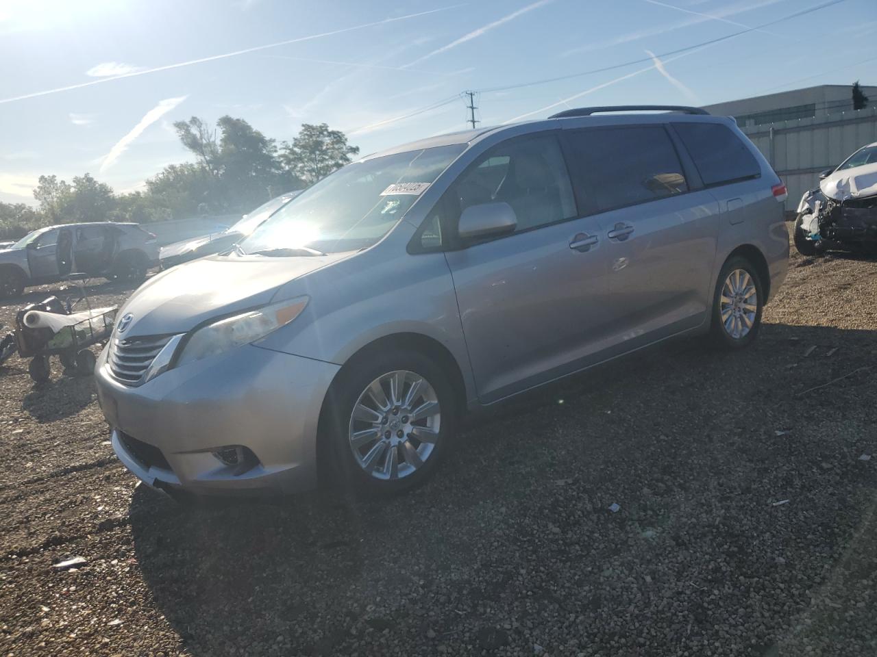 TOYOTA SIENNA XLE 2011