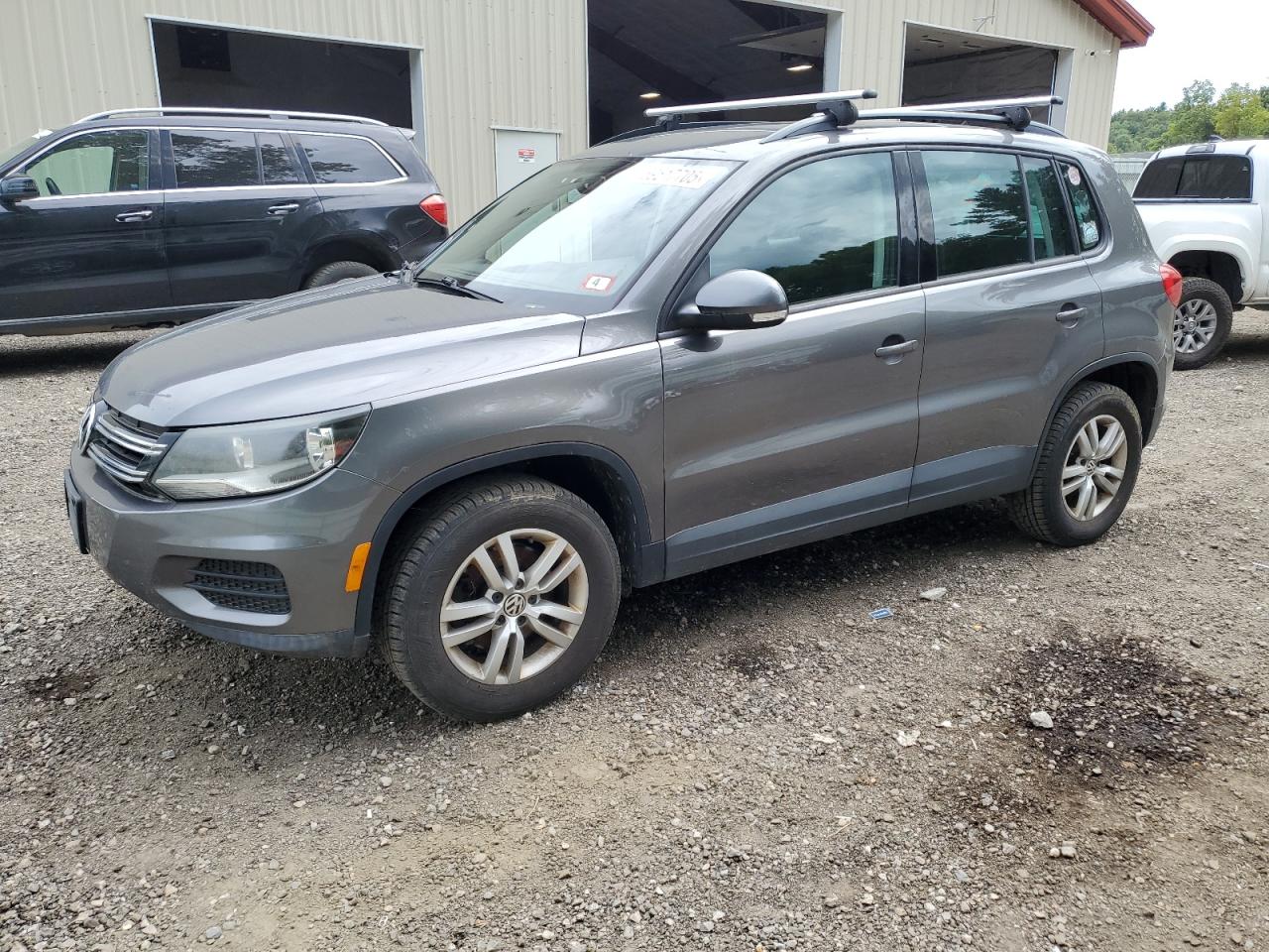 VOLKSWAGEN TIGUAN 2015