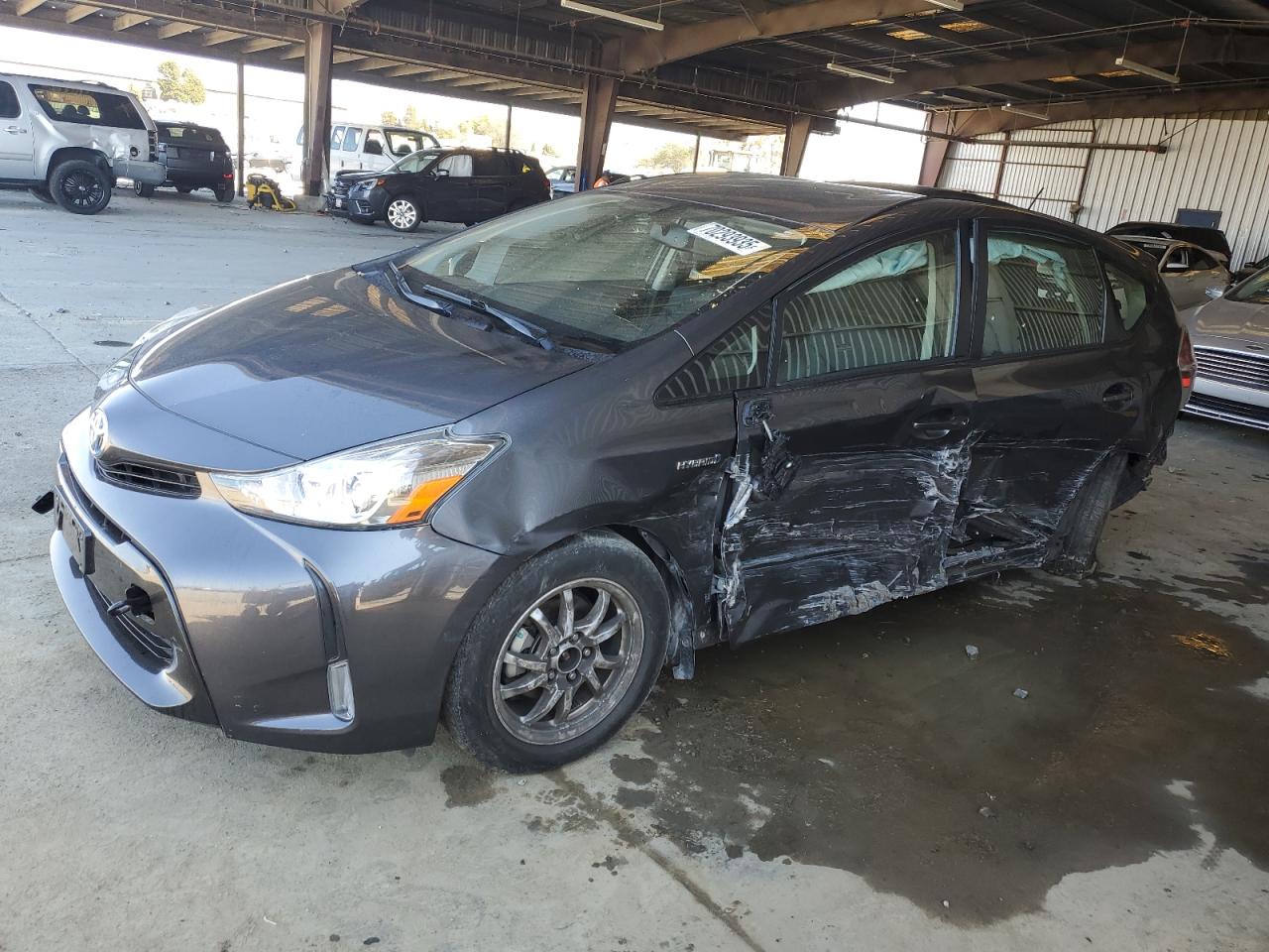 TOYOTA PRIUS V 2017