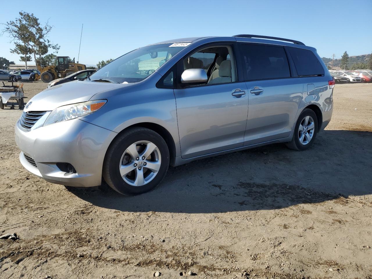 TOYOTA SIENNA LE 2013