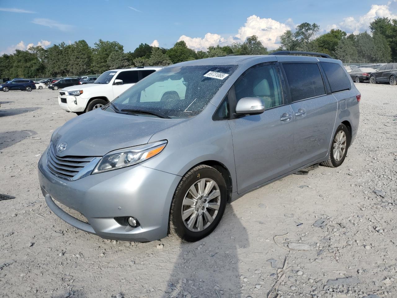 TOYOTA SIENNA XLE 2015