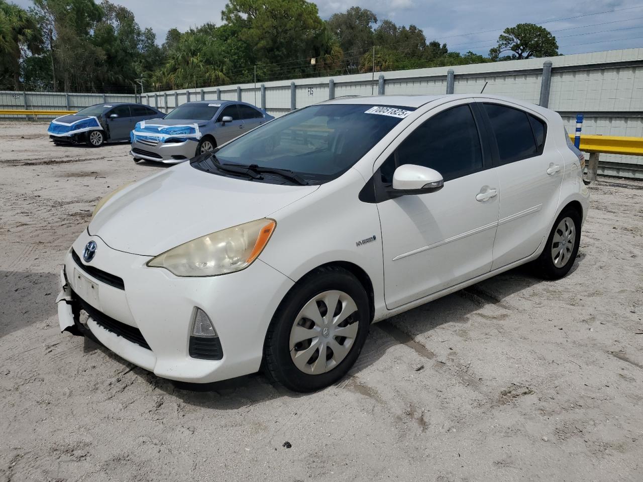 TOYOTA PRIUS C 2013