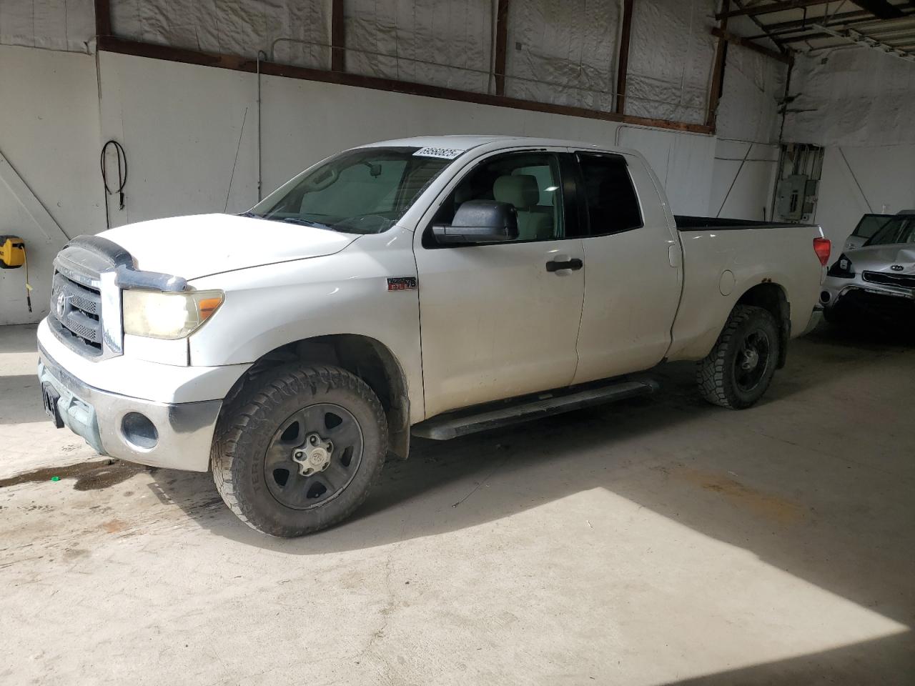 TOYOTA TUNDRA DOU 2011
