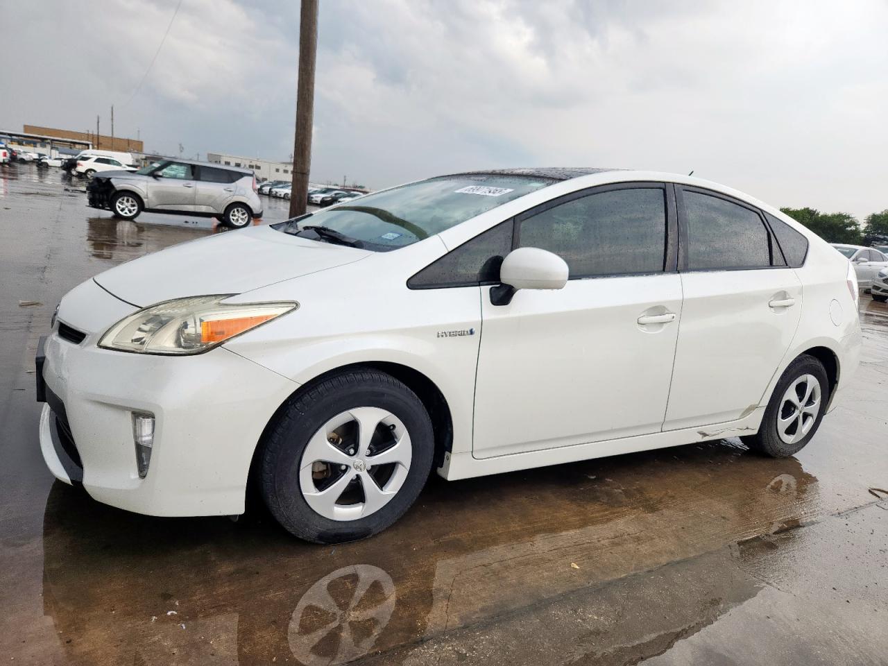 TOYOTA PRIUS 2013