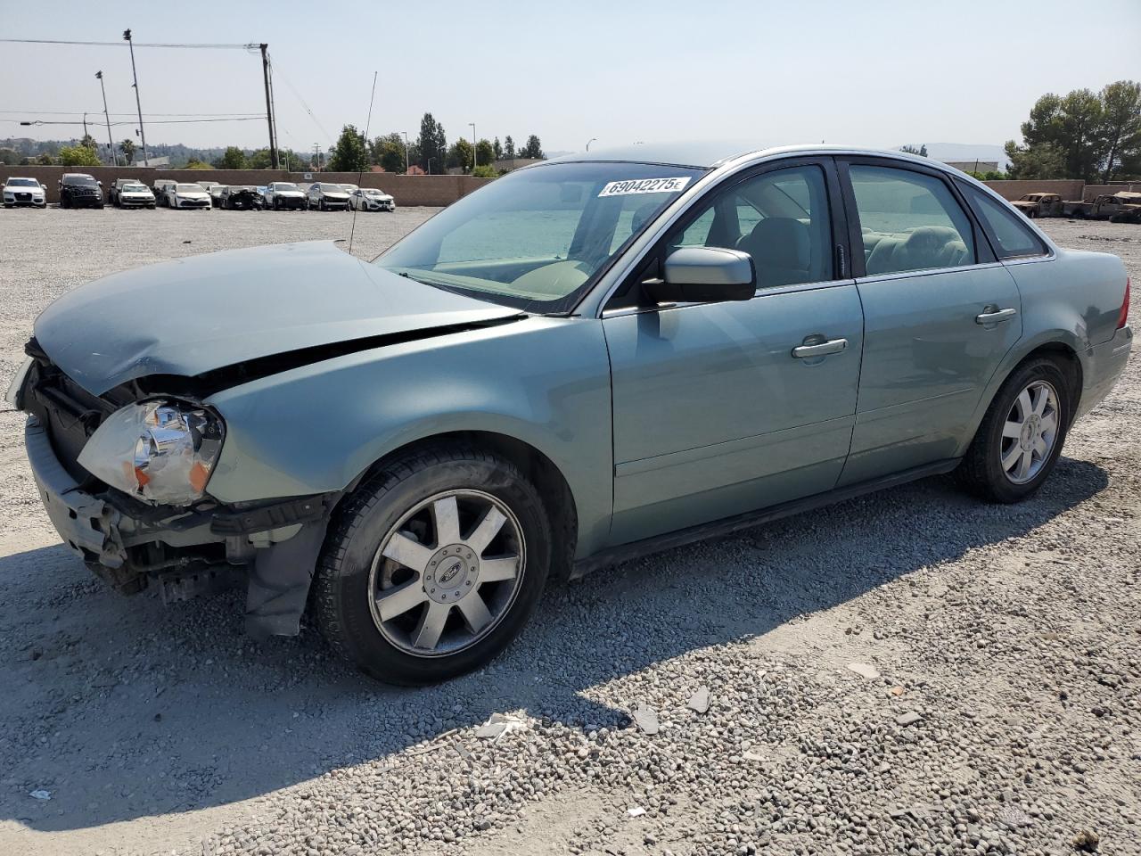 FORD FIVE HUNDRED SE 2005