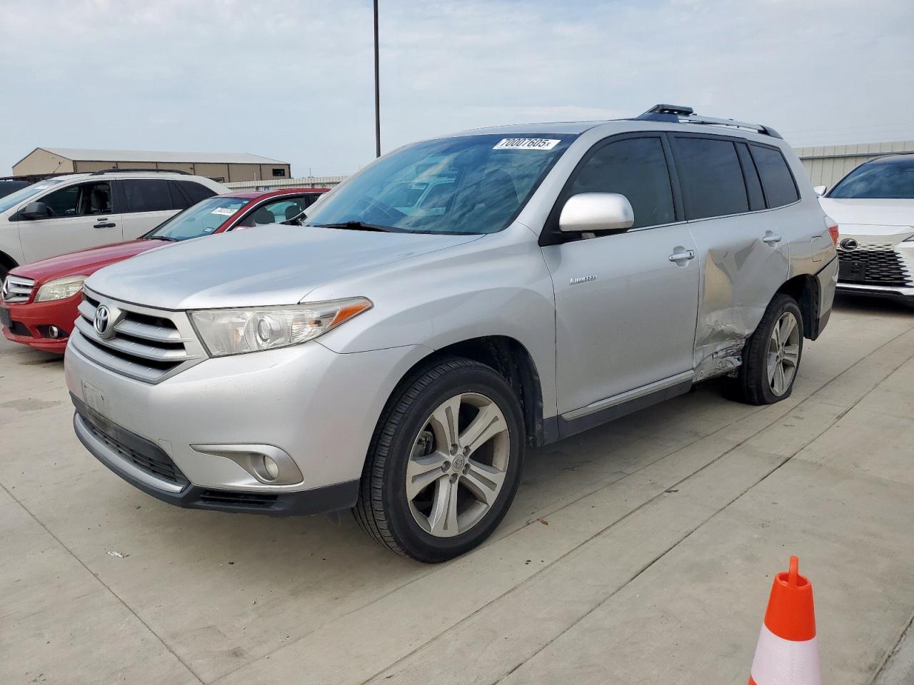 TOYOTA HIGHLANDER 2013