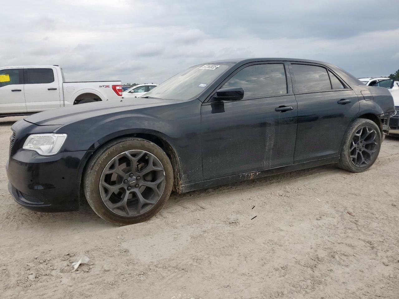 CHRYSLER 300 2019