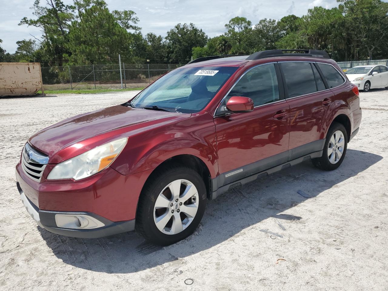 SUBARU OUTBACK 2. 2012