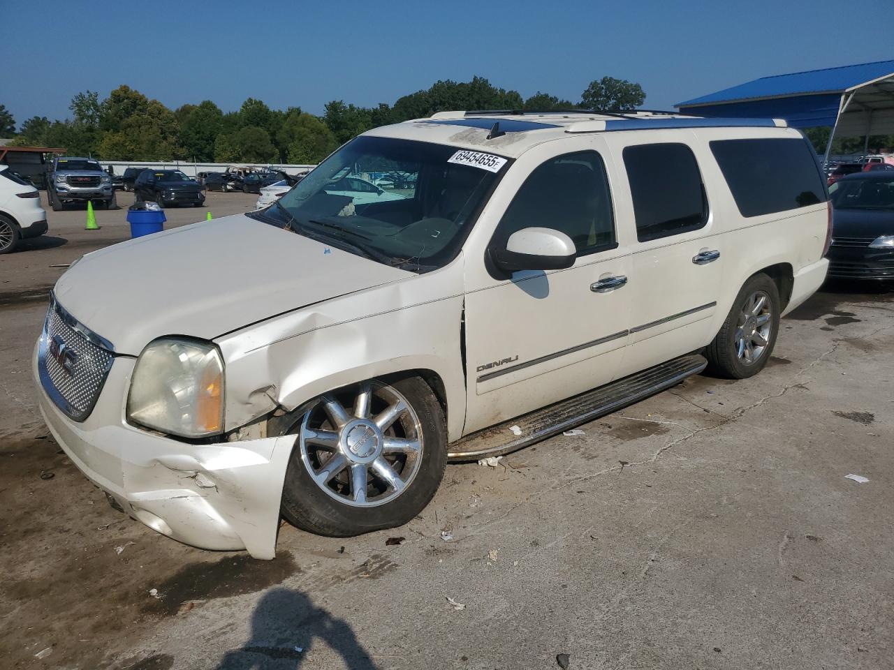 GMC YUKON XL D 2011