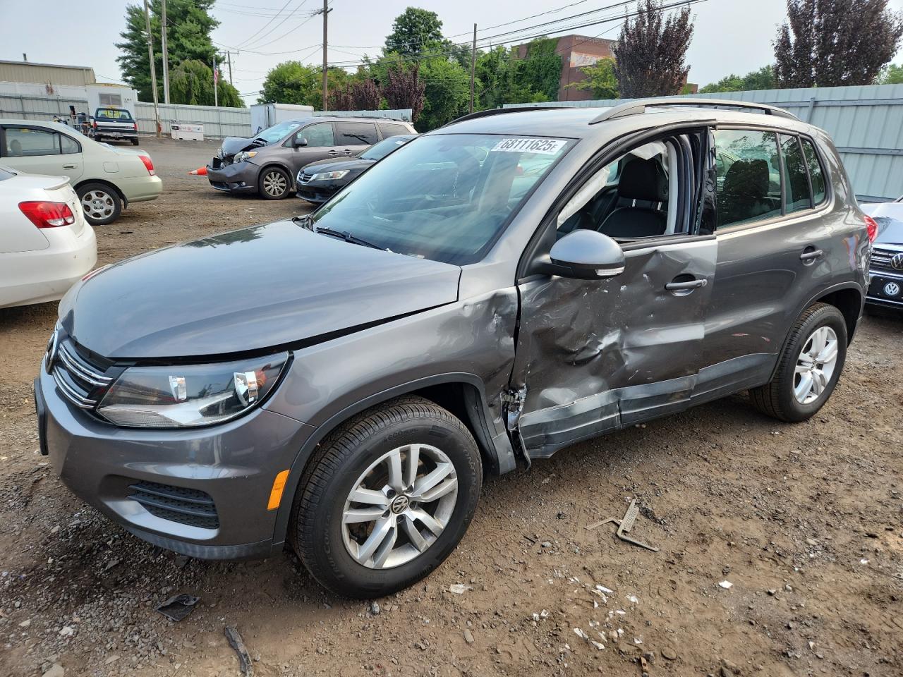 VOLKSWAGEN TIGUAN S 2016