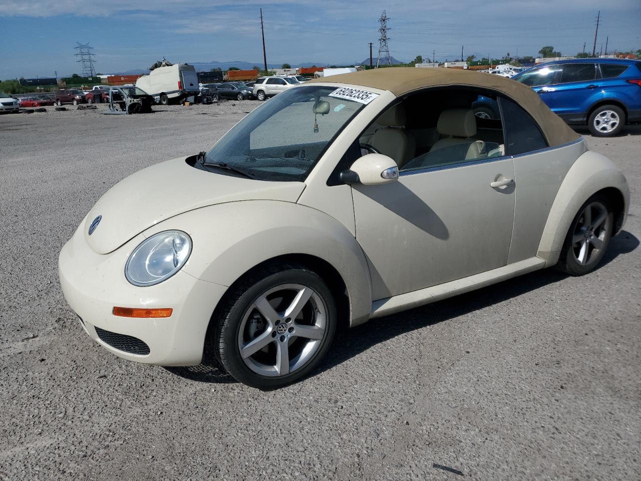 VOLKSWAGEN NEW BEETLE 2010