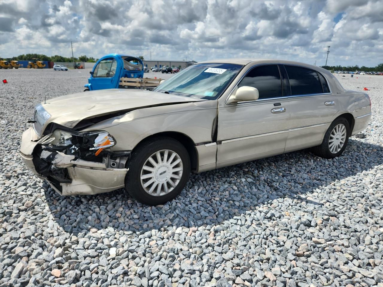 LINCOLN TOWN CAR S 2005