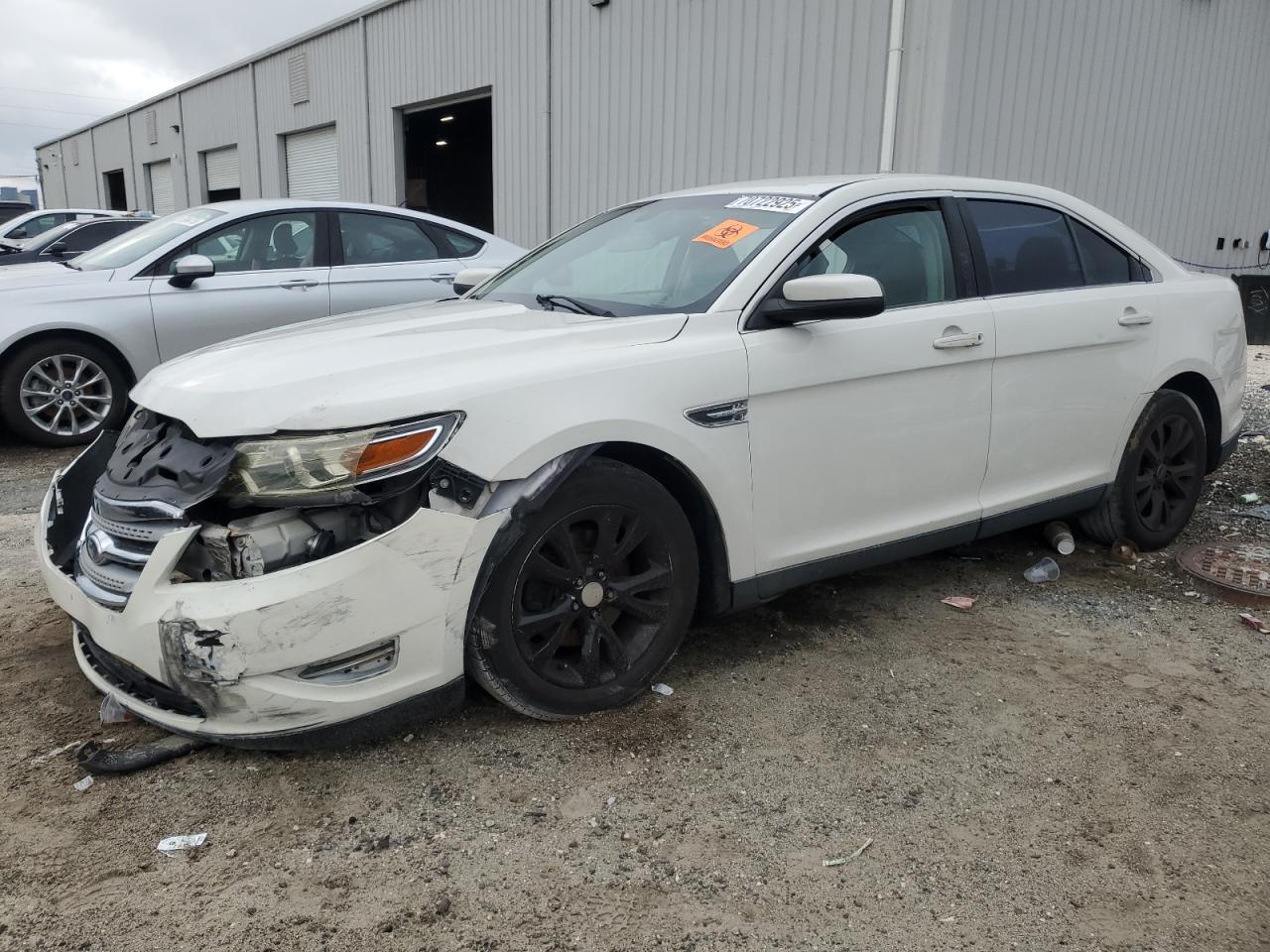 FORD TAURUS SEL 2012