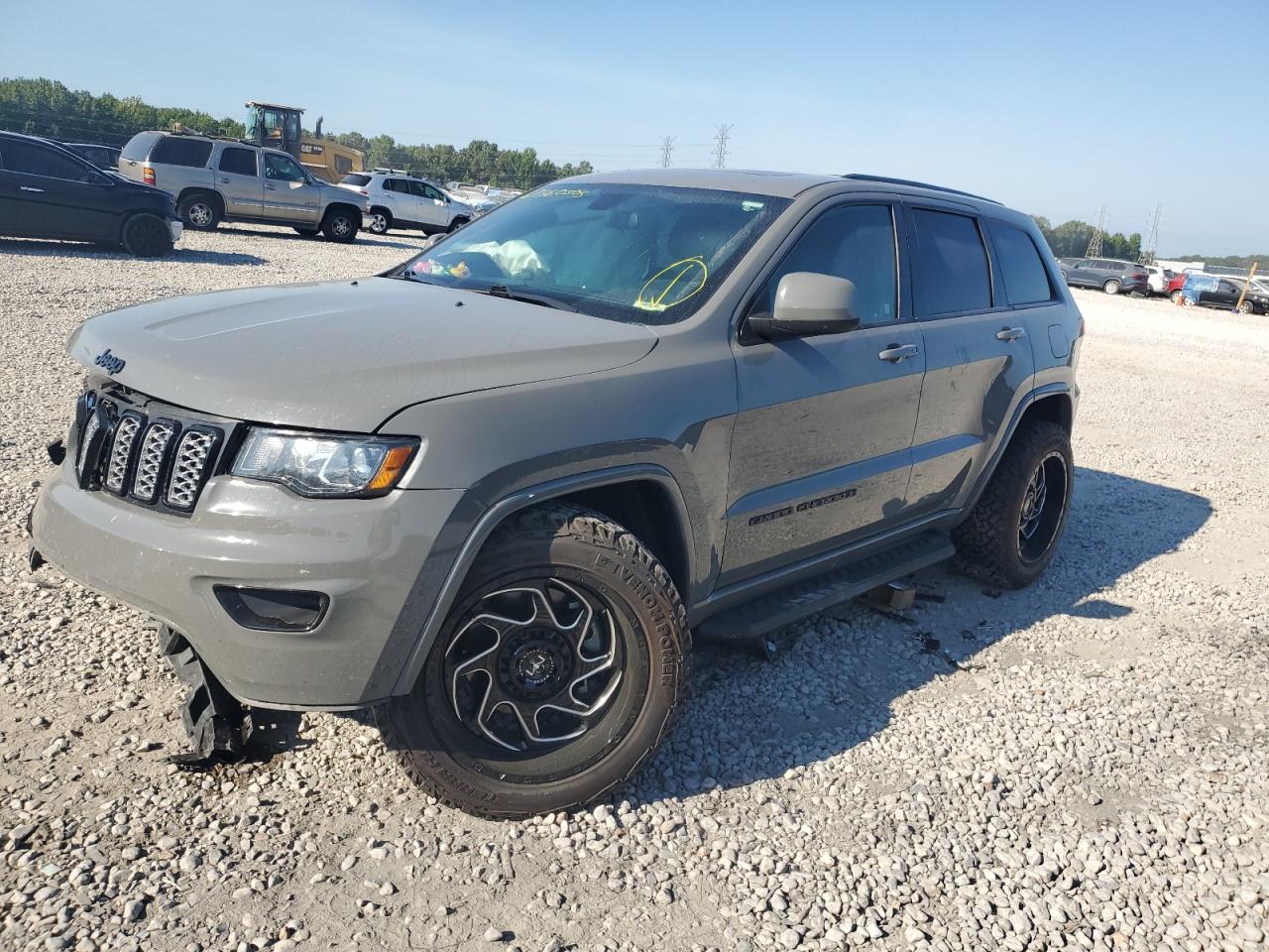 JEEP GRAND CHEROKEE LAREDO 2021