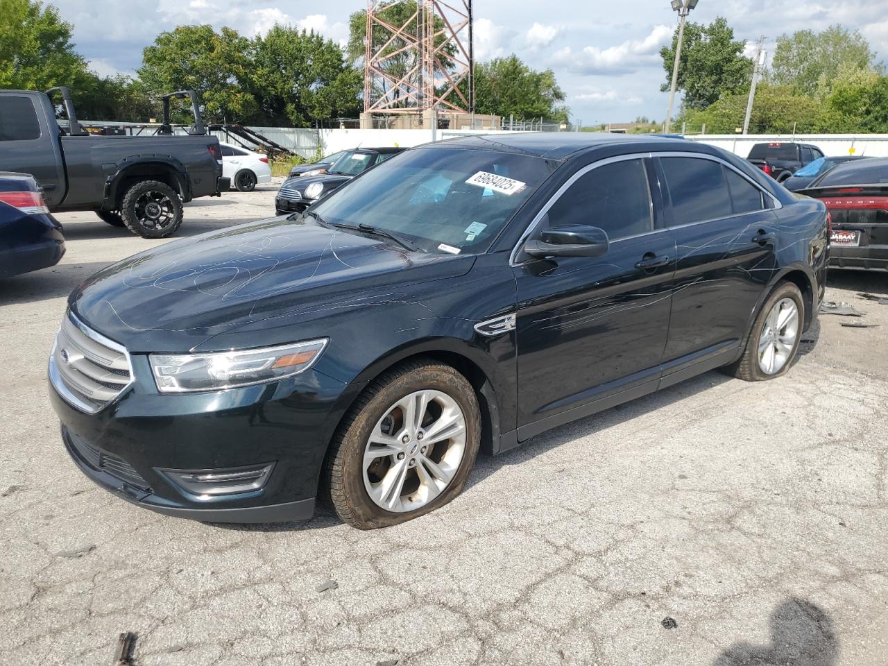 FORD TAURUS SEL 2015