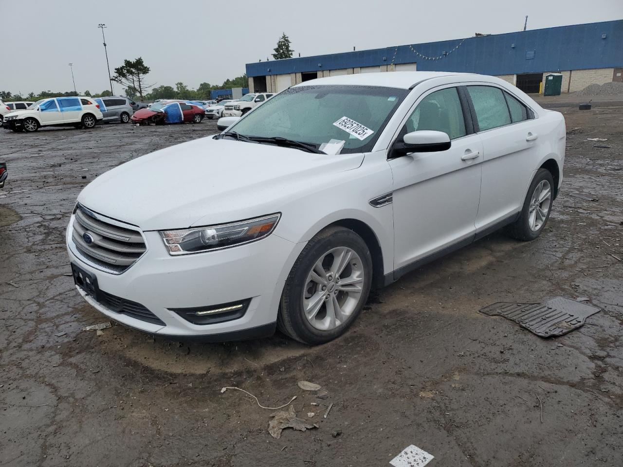 FORD TAURUS SEL 2018