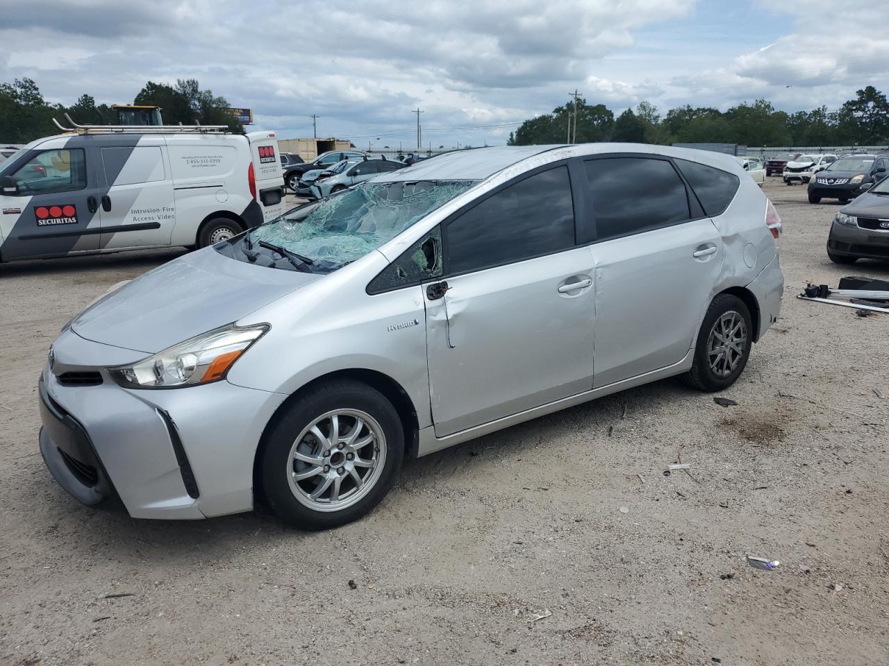 TOYOTA PRIUS V 2017