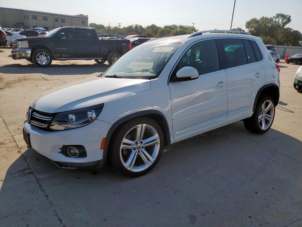 VOLKSWAGEN TIGUAN S 2016