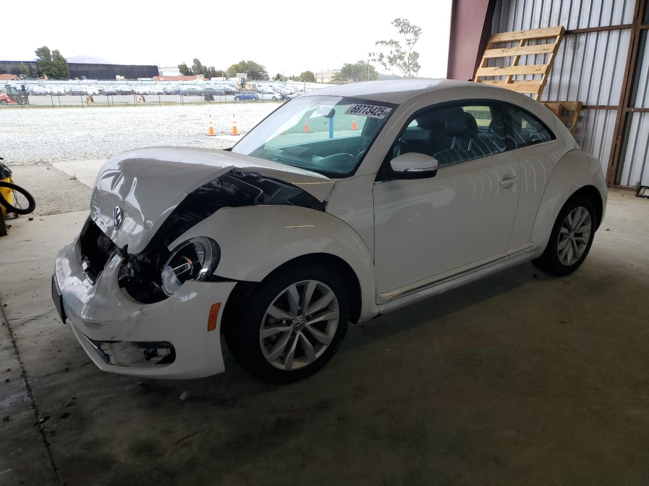 VOLKSWAGEN BEETLE 2013
