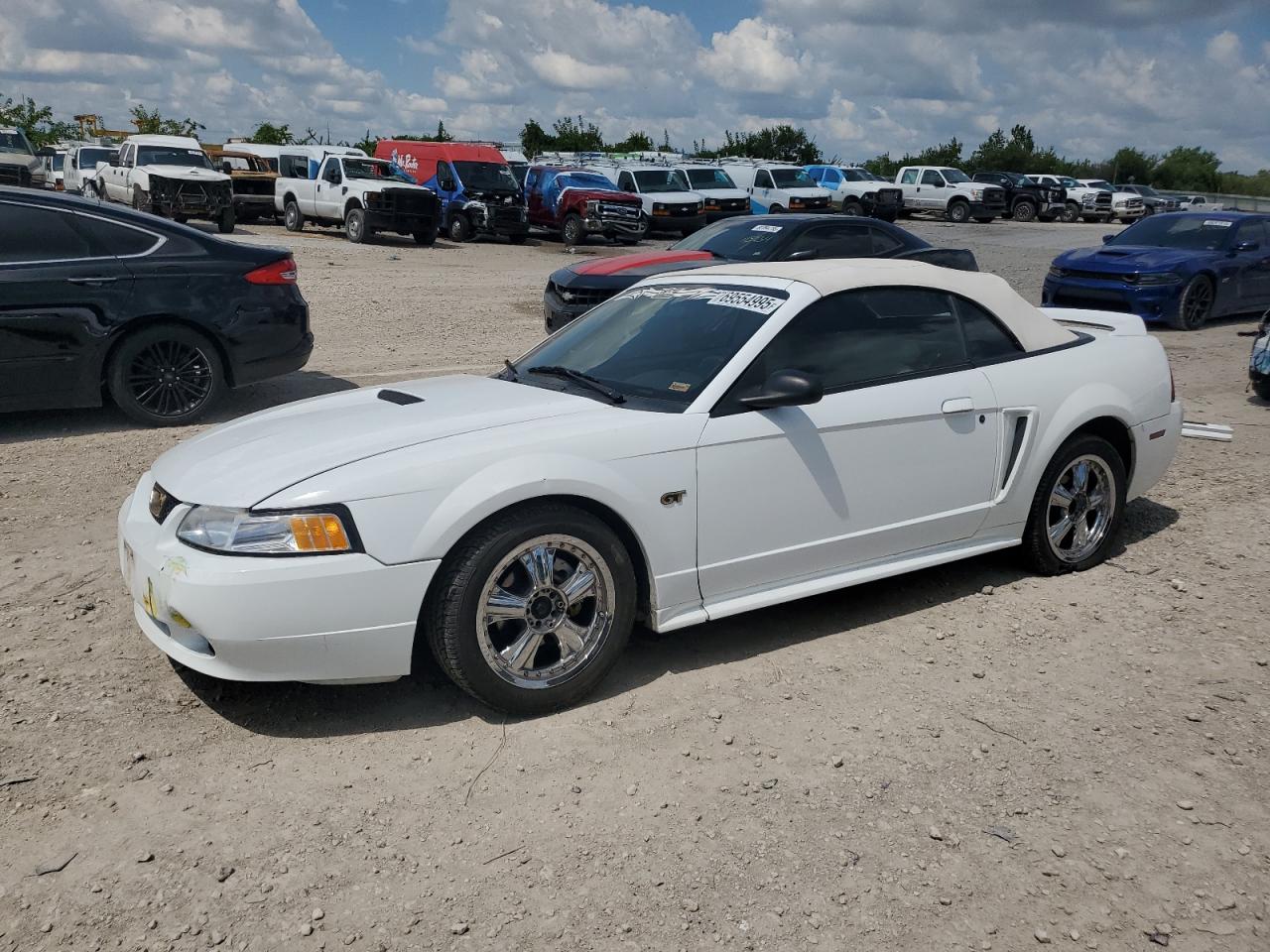 FORD MUSTANG GT 2000