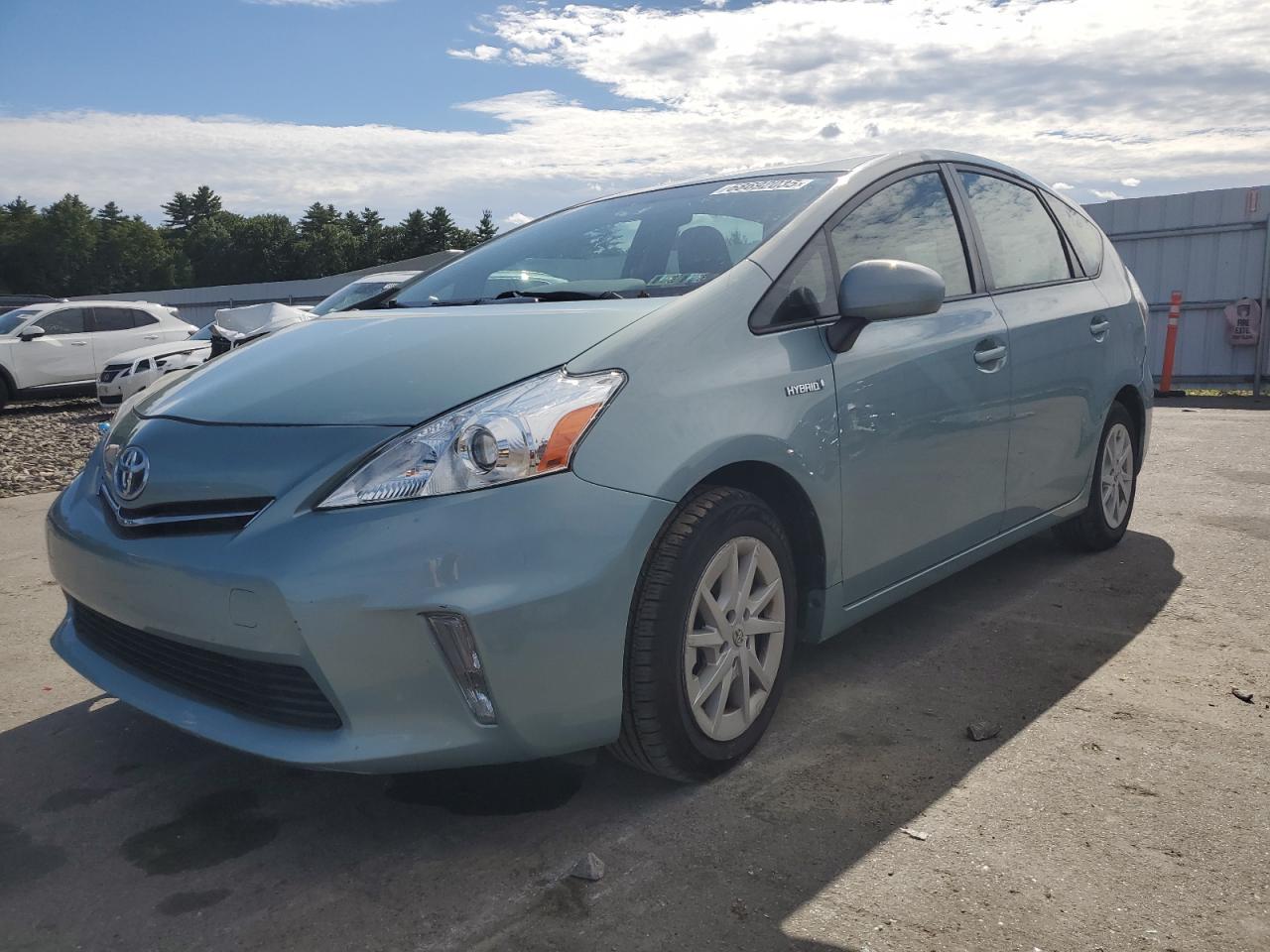 TOYOTA PRIUS V 2014