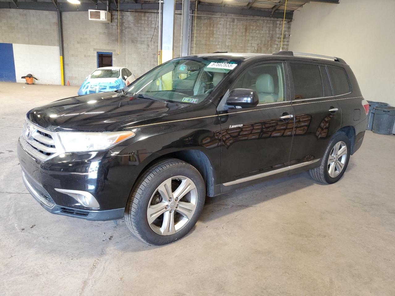 TOYOTA HIGHLANDER 2013