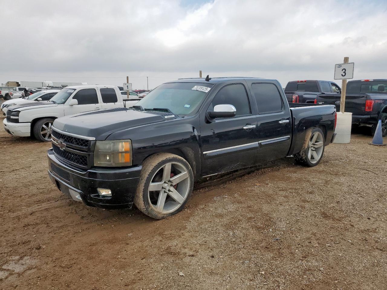 CHEVROLET SILVERADO 2011