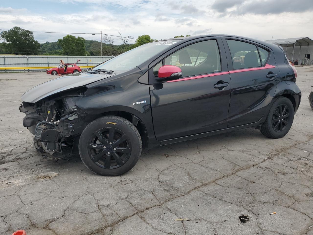 TOYOTA PRIUS C 2016