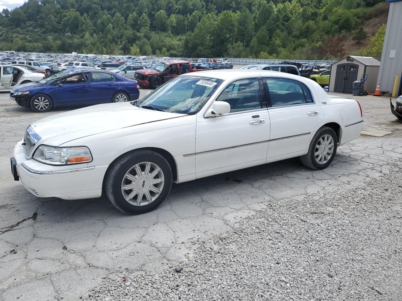 LINCOLN TOWN CAR SIGNATURE LIMITED 2009