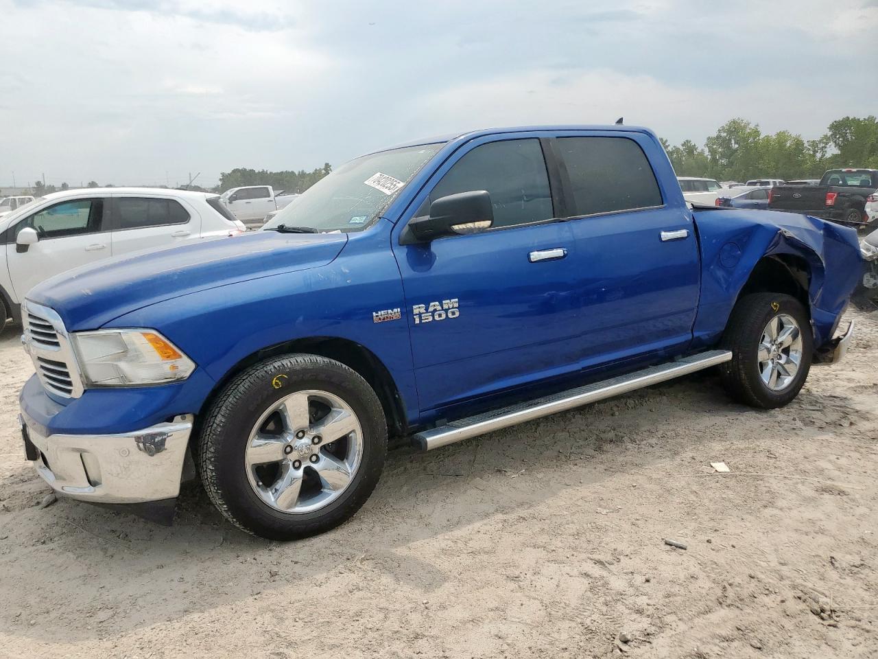 RAM 1500 SLT 2015