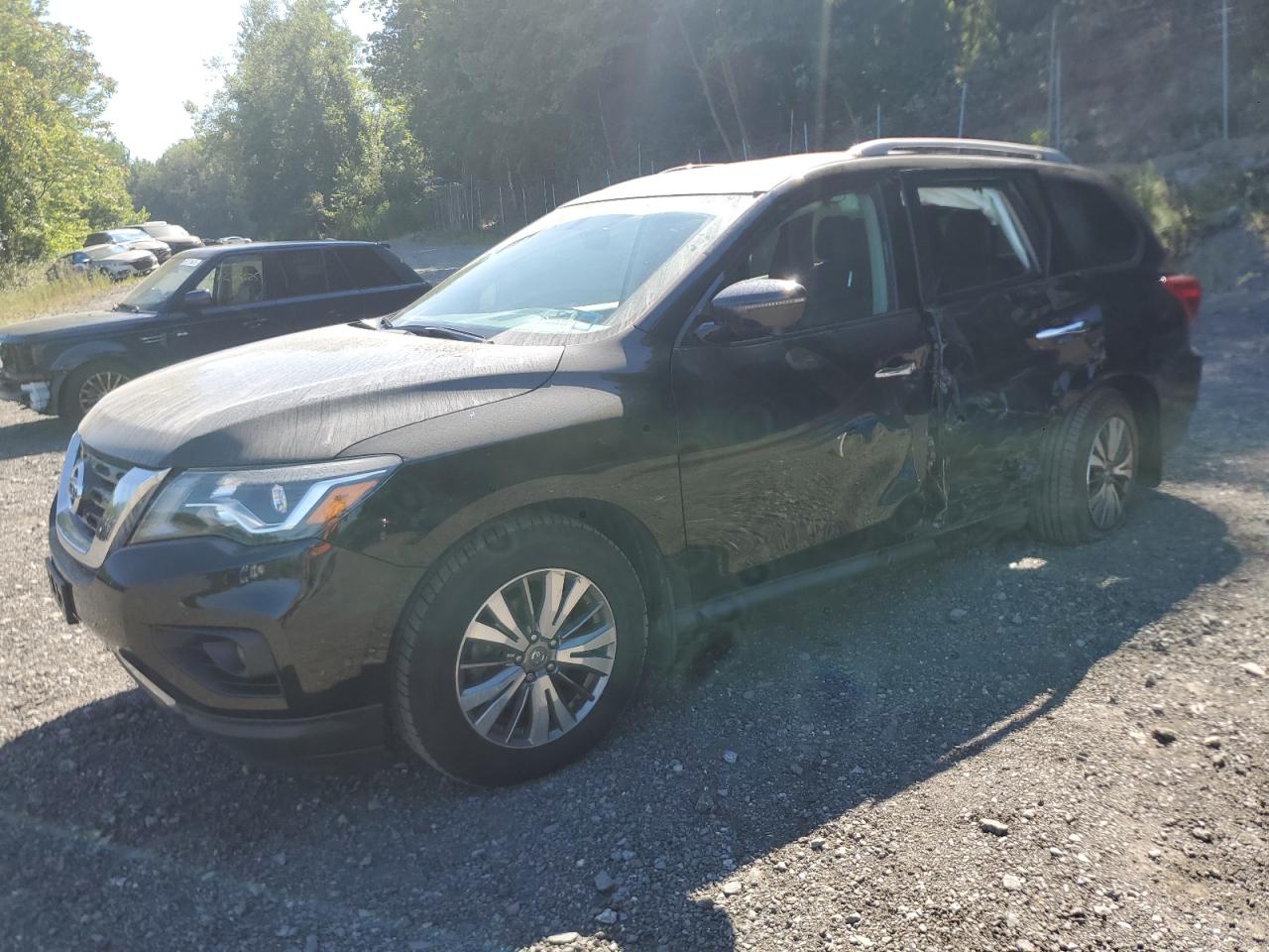 NISSAN PATHFINDER 2019