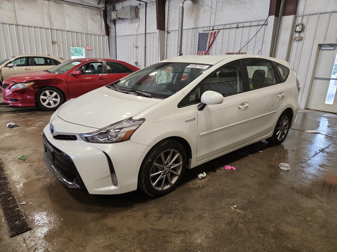TOYOTA PRIUS V 2015