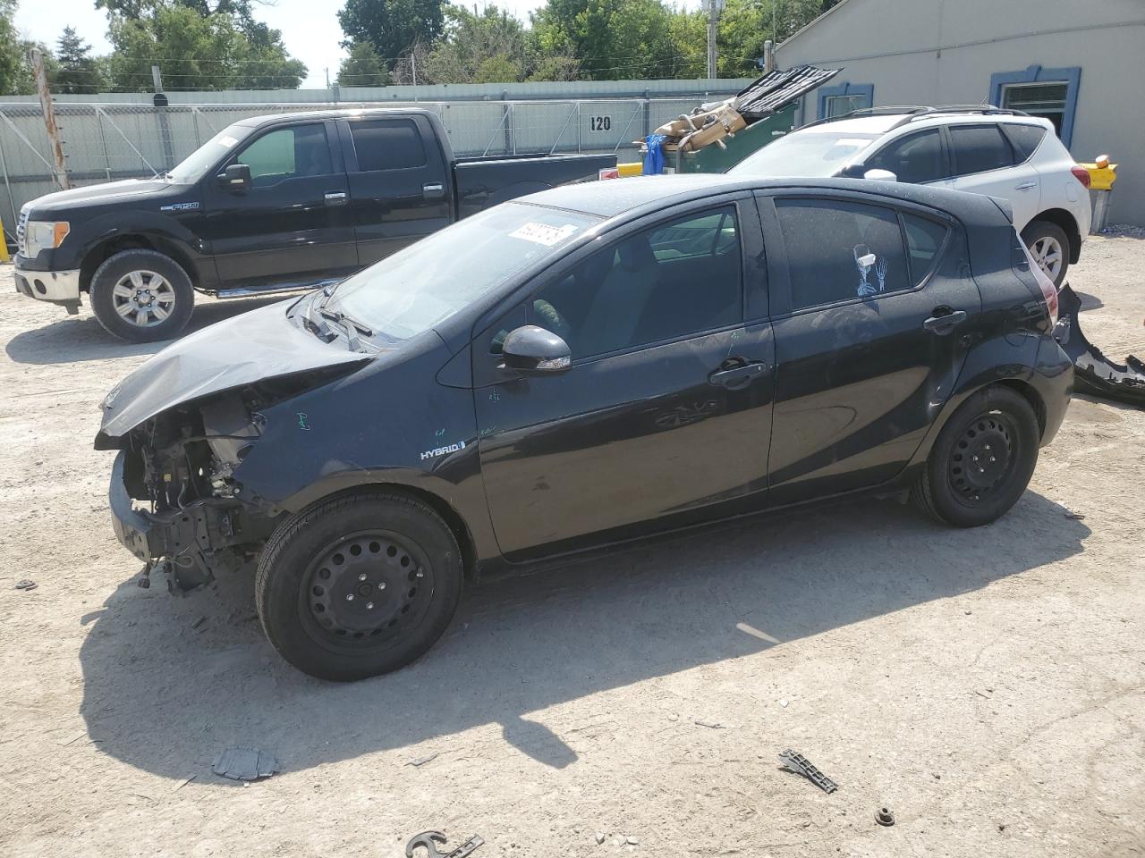 TOYOTA PRIUS C 2015