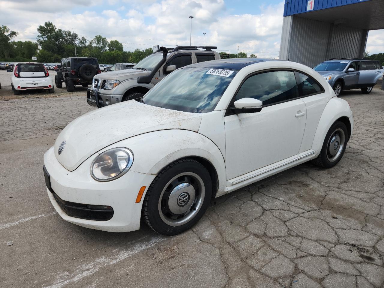 VOLKSWAGEN BEETLE 2013