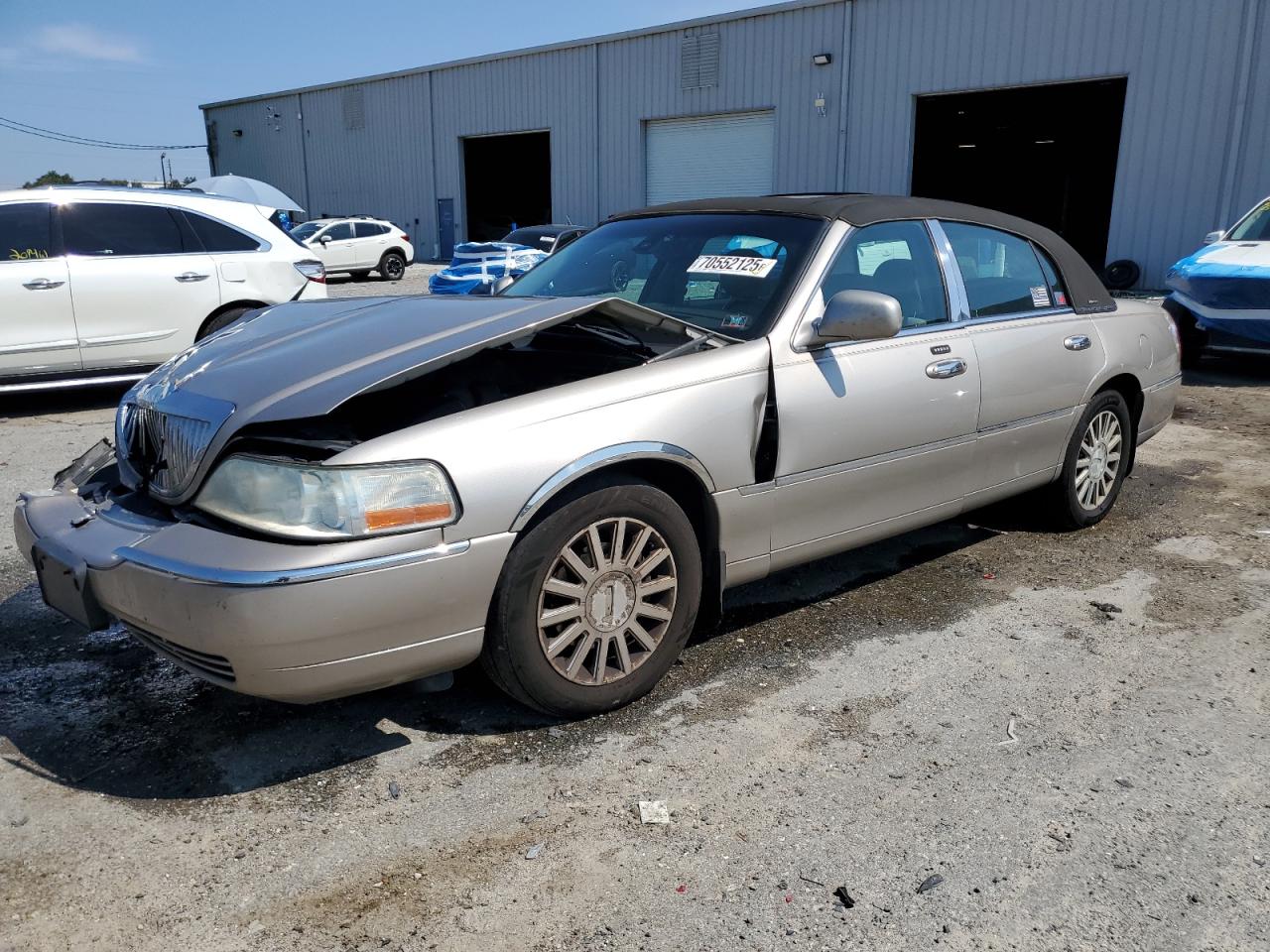 LINCOLN TOWN CAR S 2003