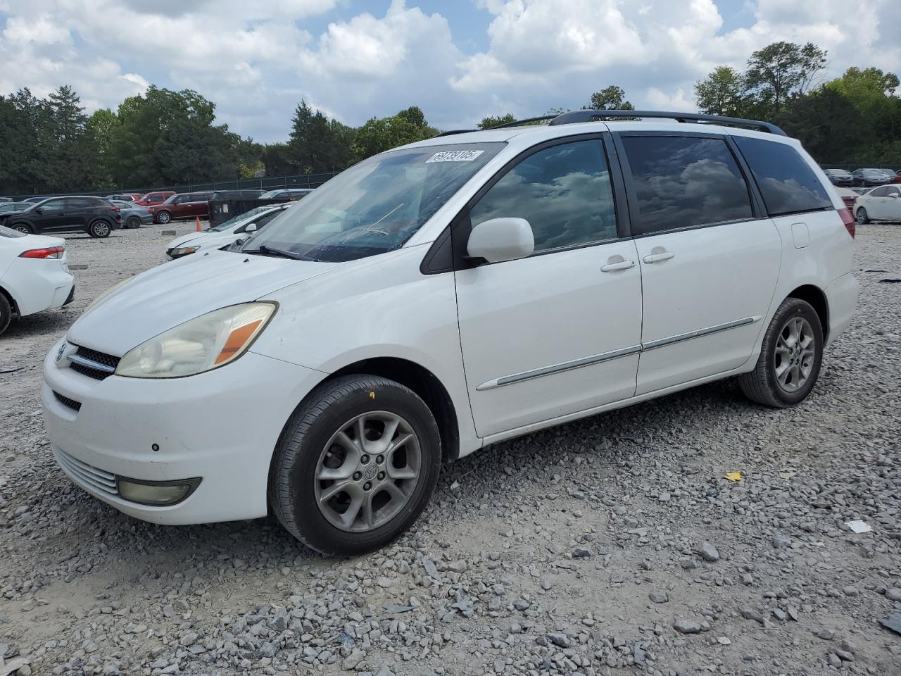 TOYOTA SIENNA XLE 2004