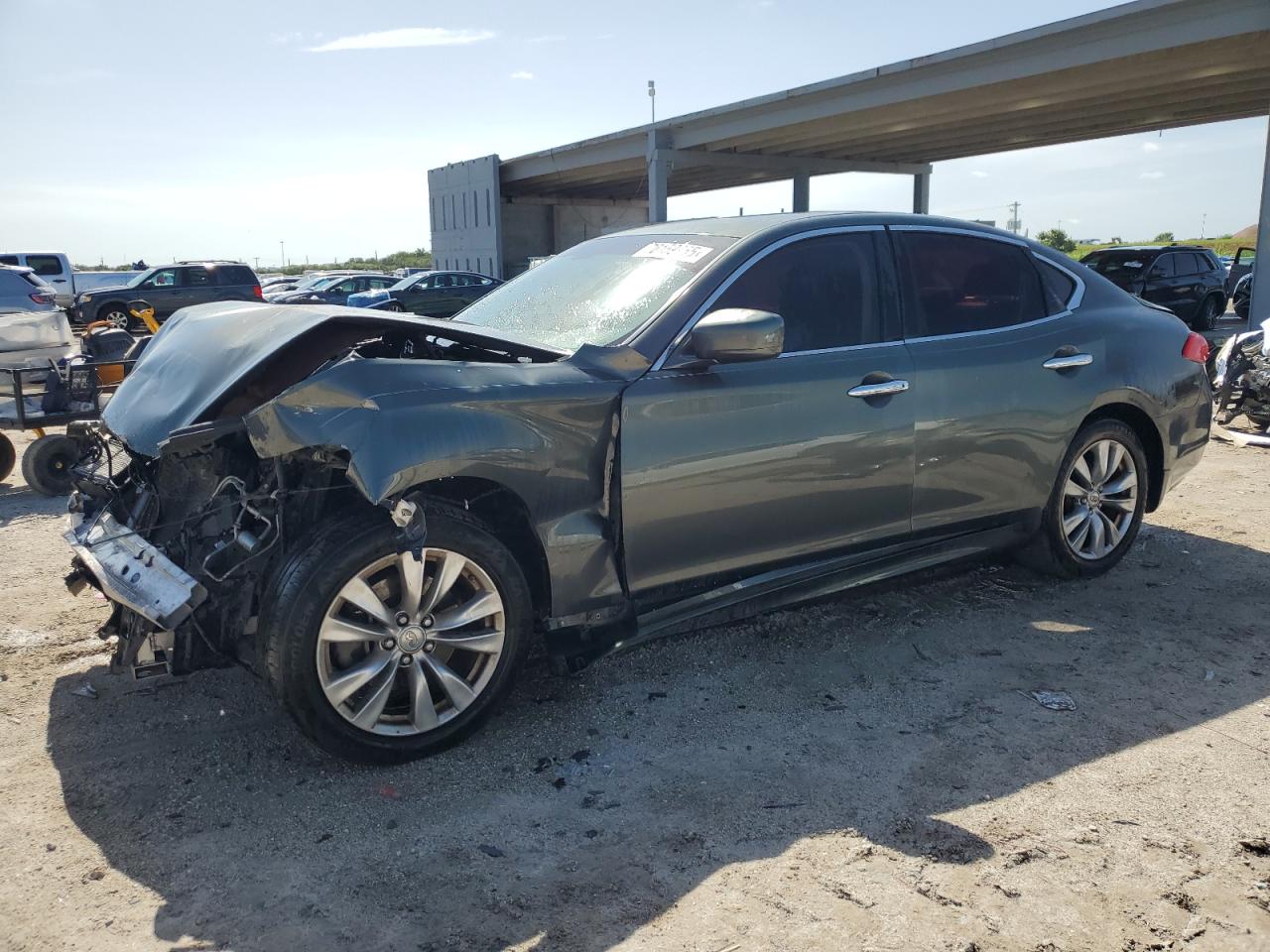 INFINITI M37 2011