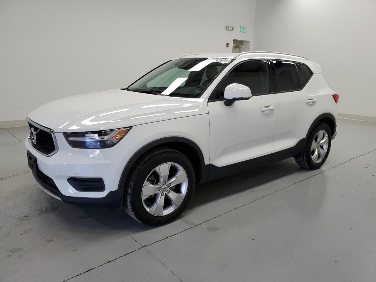 VOLVO XC40 T5 MOMENTUM 2020