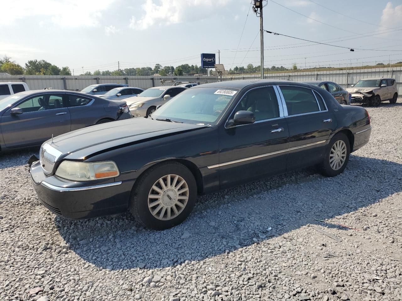 LINCOLN TOWN CAR SIGNATURE LIMITED 2005